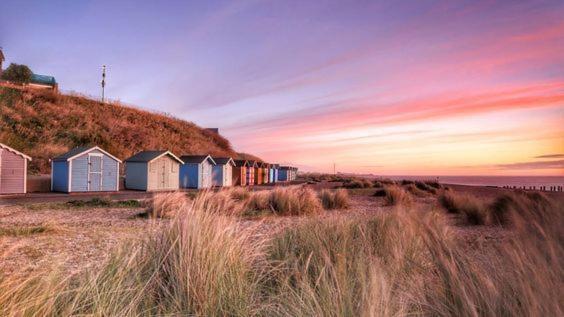 Modern Coastal Home Sleeping 5 - 2 Minute Walk To Pakefield Beach, Suffolk Buitenkant foto